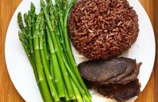 Eatclean: Cơm gạo lứt, măng tây luộc và bắp bò kho mật mía (7)