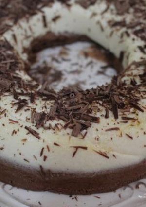 Una foto de Gelatina cremosa de chocolate y queso