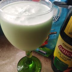 A picture of Milky ice cream drink.