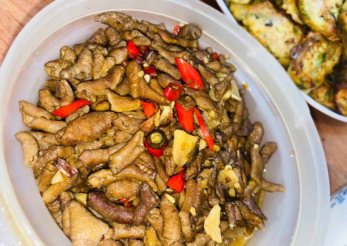 Bagaimana Membuat Usus ayam oseng pedas Anti Gagal