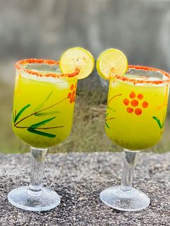 કાચી કેરી નું શરબત(raw mango juice recipe in gujrati) રેસીપી મુખ્ય ફોટો