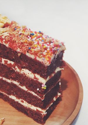 Foto resep Steamed Red velvet beetroot with vanilla cream cheese frosting (red velvet kukus bit)
