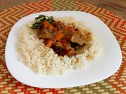Una foto de cuscus marroquí con cordero