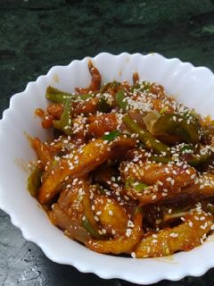 हनी चिल्ली पोटैटो (honey chilli potato recipe in Hindi) रेसिपी मुख्य फोटो
