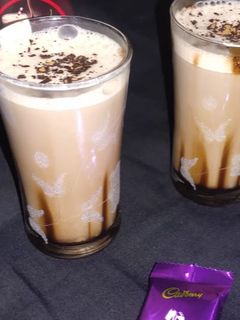 हॉट चॉकलेट (hot chocolate recipe in Hindi) रेसिपी मुख्य फोटो