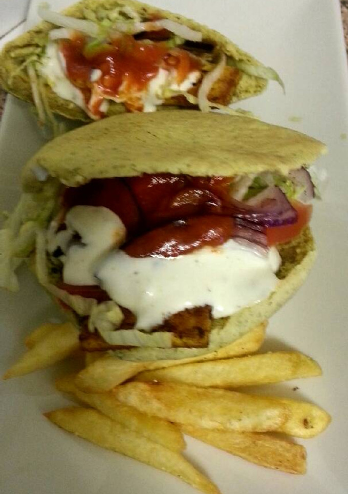 Una foto de Kebab de tofu frito