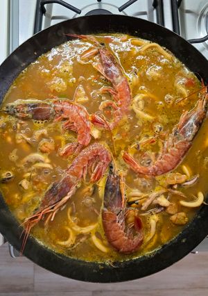 Una foto de Cazuela de mariscos a mi manera