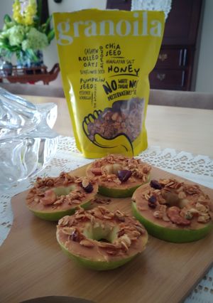 Gambar Snacking: Healthy Apple Donuts with Granoila (Eat Clean)