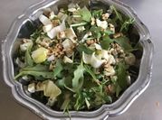 Une photo de roquefort en salade