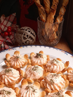 Una foto de Canapés de crema de salmón