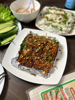A picture of Vietnamese Grilled Salmon | Cá Hồi Nướng Mỡ Hành.