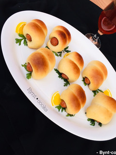 A picture of Mini-sausage bun.