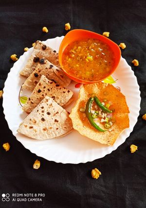 मूंगबड़ी की सब्जी (Moong vadi recipe in hindi) रेसिपी मुख्य फोटो