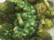 Una foto di broccoletti saltati