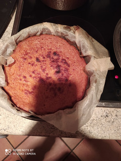 Una foto de Pastel de zanahoria yogurt y almendras