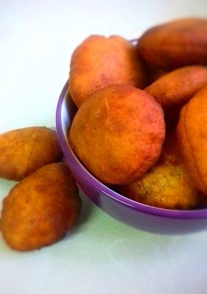 A picture of Lemon cinnamon mandazi.