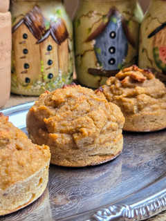Una foto de Muffins de mandarina y banana, 🍊🍌 saludables, sin azúcar agregado, sin edulcorante, sin gluten