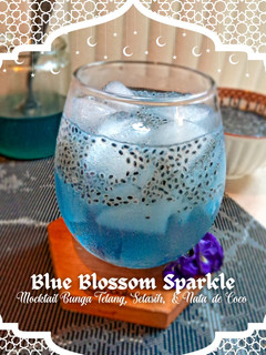 Foto resep Blue Blossom Sparkle: Mocktail Bunga Telang, Selasih, & Nata de Coco 💙✨️