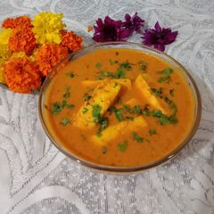 A picture of #NVM Paneer butter masala.