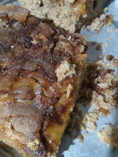 Una foto de Torta improvisada de manzana en olla fournier