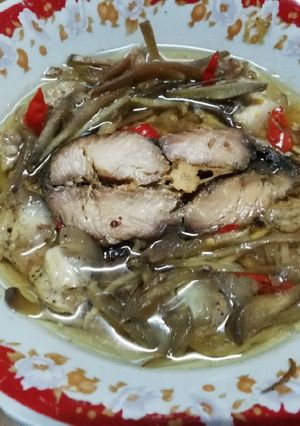 Hình của món Mắm thu chưng thịt.