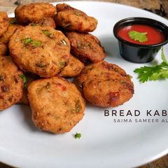 A picture of Bread kabab aur bread pakora.