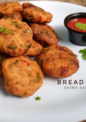 A picture of Bread kabab aur bread pakora.