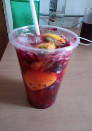 Una foto de Mojito frutos rojos