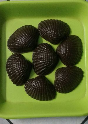 A picture of Roasted Dryfruit Chocolate.