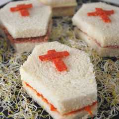 Una foto de Sándwiches ataúd terroríficos