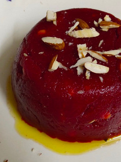 கேரட் பீட்ரூட் கோதுமை மாவு ஹல்வா(Carrot Beetroot wheat halwa recipe in tamil) செய்முறை முக்கிய புகைப்படம்