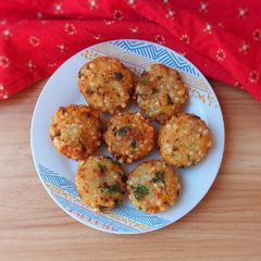 A picture of Sabudana vada.