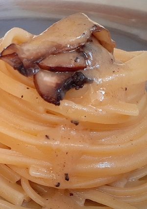 Foto di Linguine bisque di gambero rosso e funghi cremini