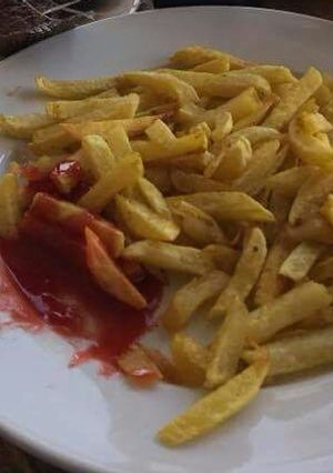 A picture of Irish potatoes chips.