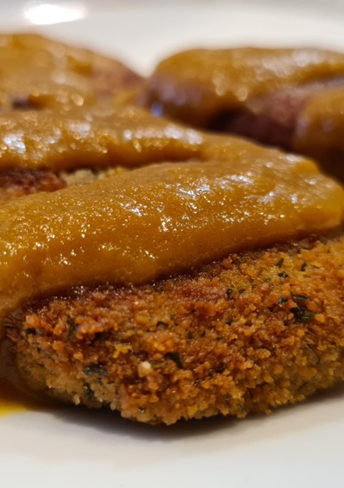 Una foto de Cachopines en salsa española