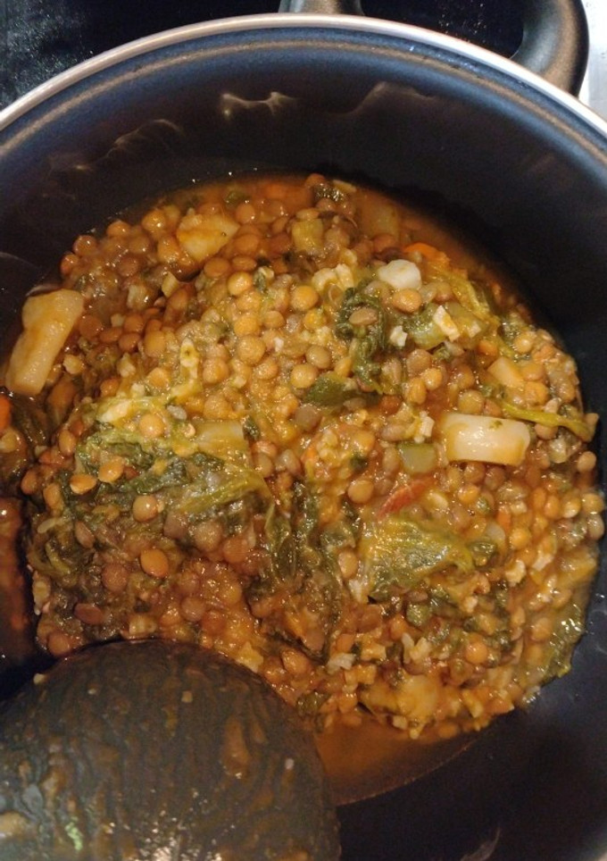 Una foto de Lentejas con arroz y espinacas