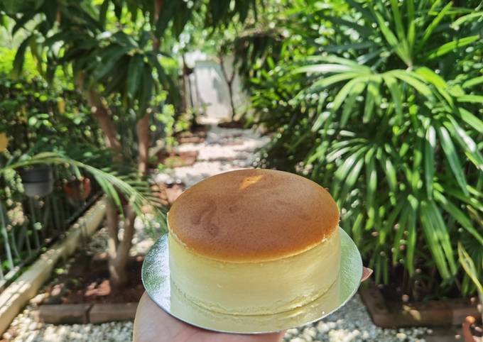 สูตร เจแปนนิสชีสเค้ก สูตรไม่ใส่แป้ง (คีโต) โดย YvesssFu_NikarnCha - Cookpad
