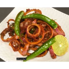 A picture of Punjabi Dhaba Style: Chatpata 'Lachha Onions' Salad 🥗.