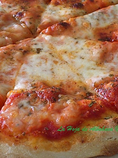 Una foto de Pizzas Top-pizza Deluxe de masa gruesa y esponjosa