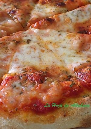 Una foto de Pizzas Top-pizza Deluxe de masa gruesa y esponjosa