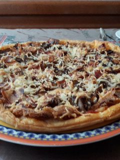 Una foto de Hojaldre con calabacín pizza