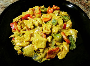 Foto principal de Pollo al curry con cúrcuma y ají chileno