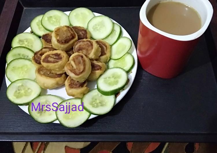 How to Prepare Super Quick Homemade Pin Wheel Samosa bites with tea