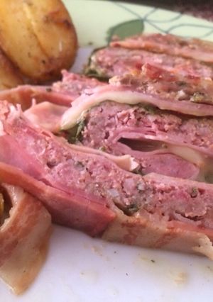 Foto principal de Rollo de carne y papas aromáticas