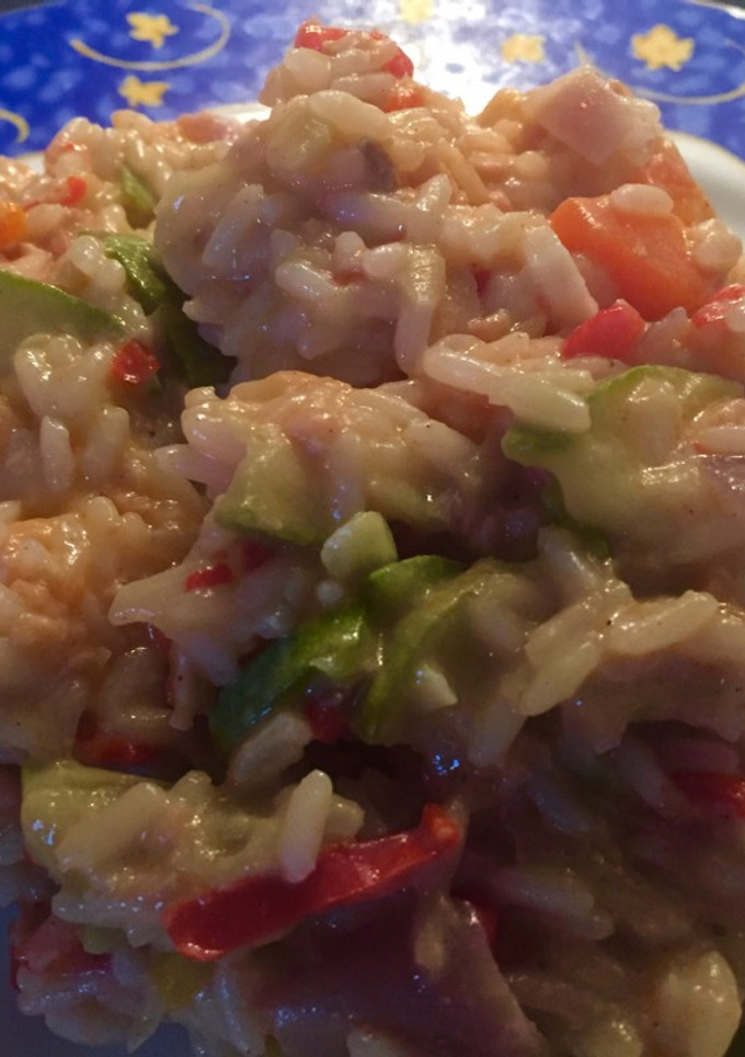 Una foto de Risotto de Salmón ahumado y verduras