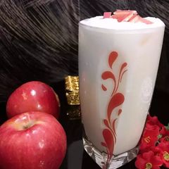 A picture of Apple milk shake.