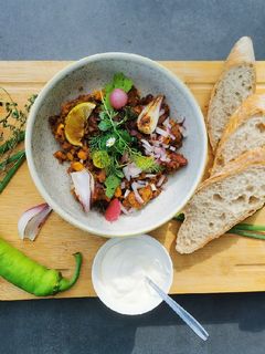 Chilis bab sörrel recept fotója
