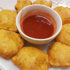 A picture of Aloo Paneer Stuffed Pakoda.