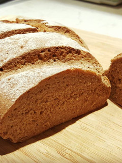 Teljes kiörlésű rozskenyér recept fotója