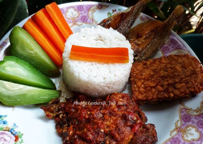 Ayam Geprek ala Mama Fifian